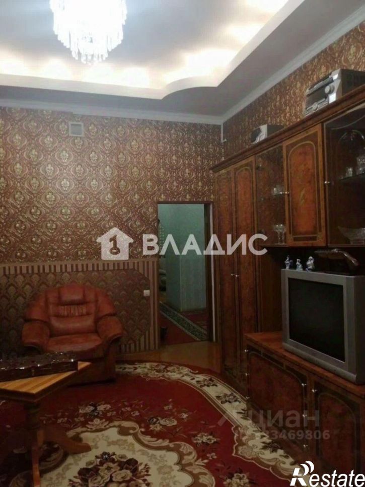 3-комн квартира 110-й микрорайон, 1