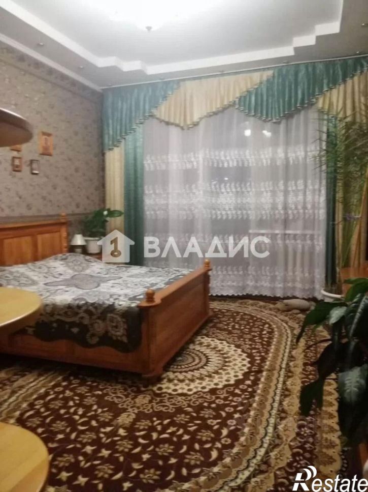 3-комн квартира 110-й микрорайон, 1