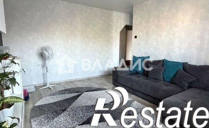 3-комн квартира 111-й микрорайон, 9