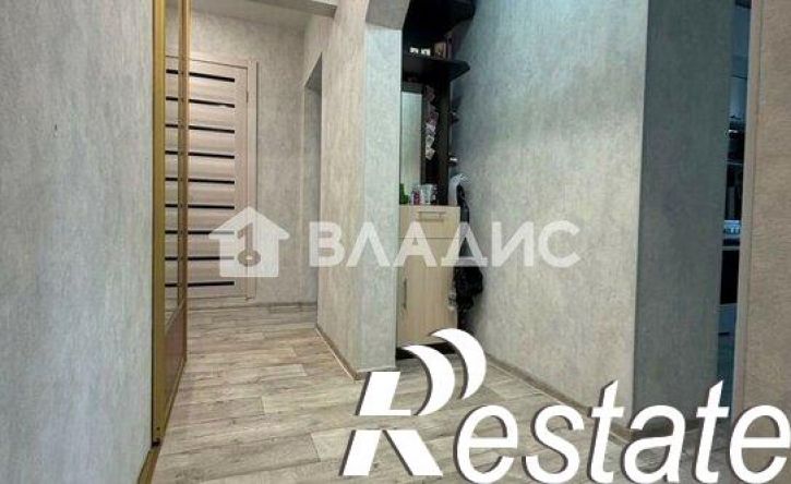 3-комн квартира 111-й микрорайон, 9