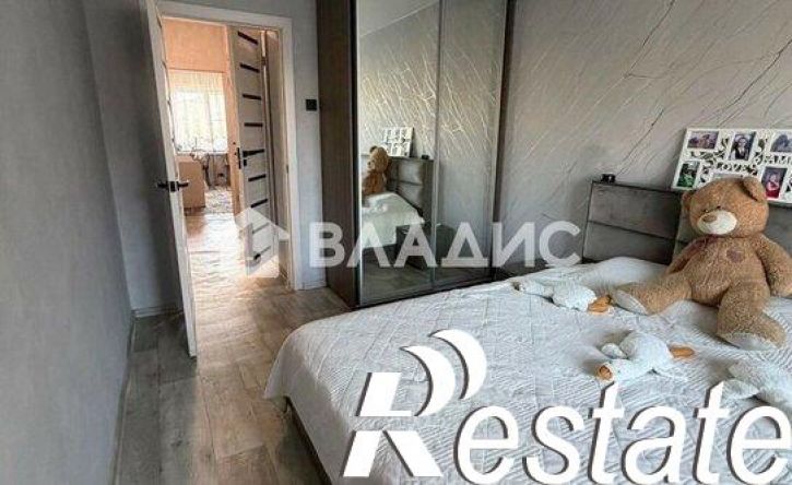 3-комн квартира 111-й микрорайон, 9