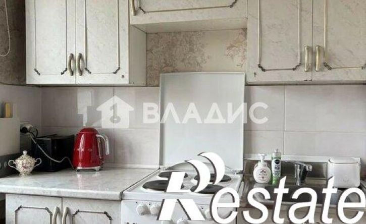 3-комн квартира улица Камова, 3,  д. 3