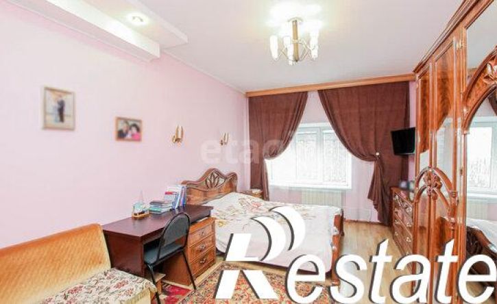 4-комн квартира улица Антонова, 23,  д. 23