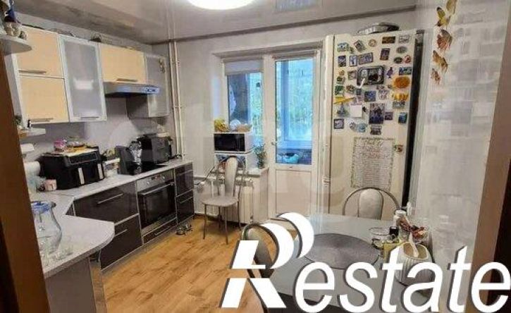 3-комн квартира микрорайон Энергетик, 57