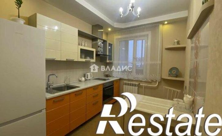 3-комн квартира проспект Строителей, 42,  д. 42