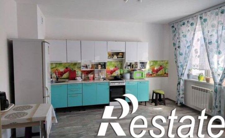 3-комн квартира микрорайон 140Б, 5