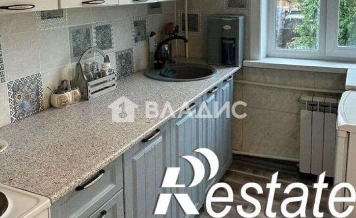 3-комн квартира ул Пугачева, 27,  д. 27